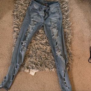 Light wash skinny jeans